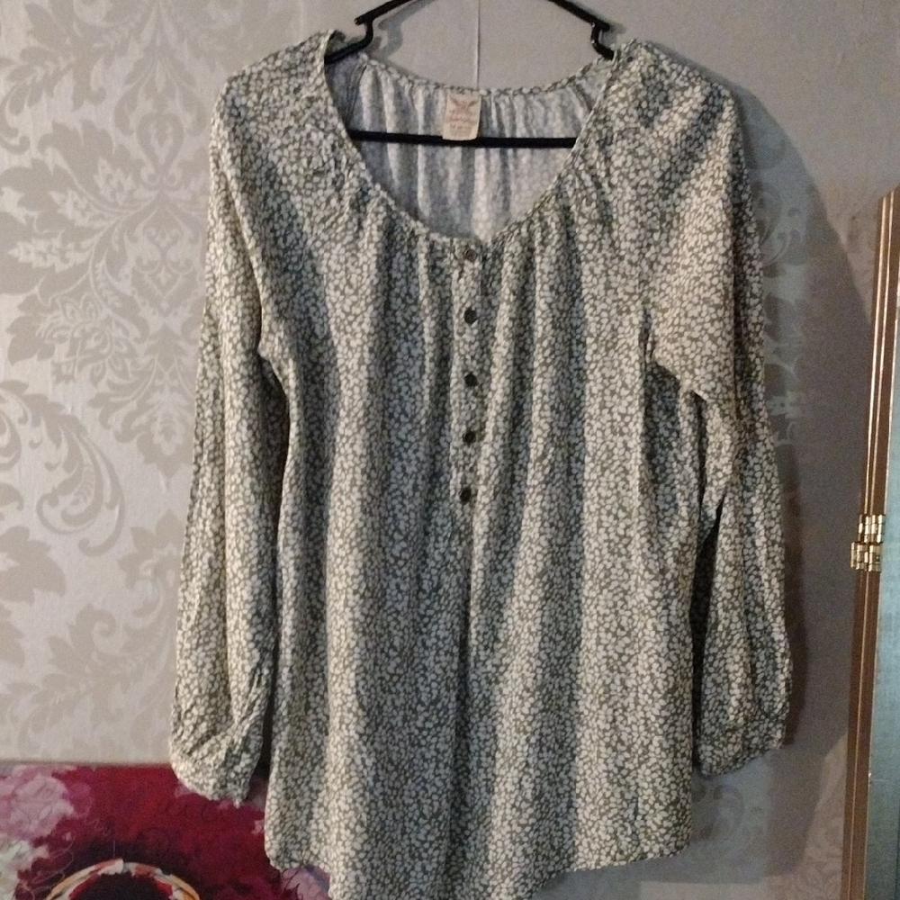 Faded Glory Relaxed Green and White Long Sleeve Blouse
